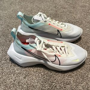 Nike size 7 sneakers